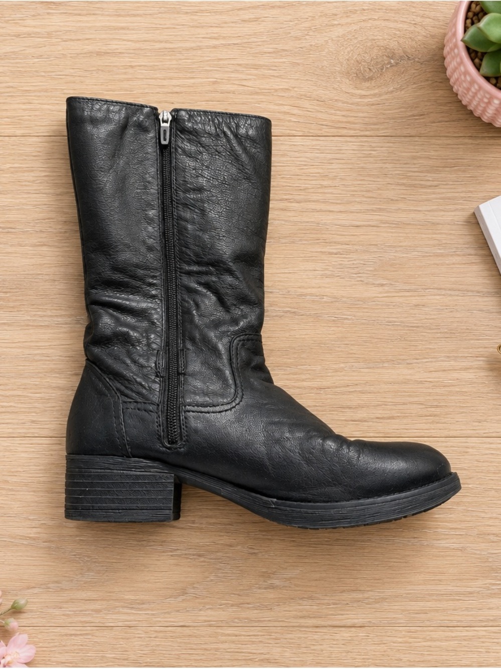 Women's Black Leather Mid-Calf Zip Heeled Boots